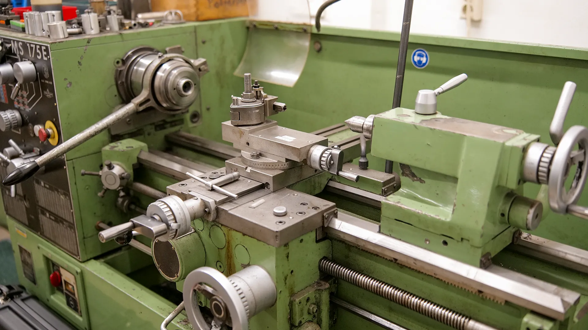 Metall-Drehbank der Waffenstube Thalkirchen Metall-Drehbank der Waffenstube Thalkirchen